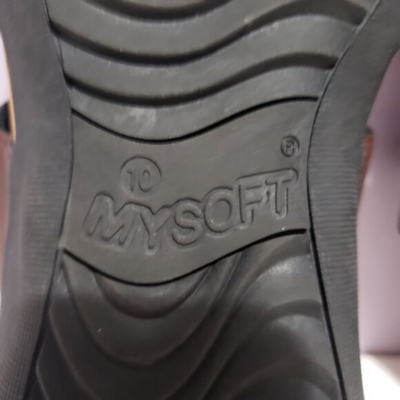 My Soft Sz 10 Brown Sandals Faux Leather Slip On Women's - Picture 9 of 9